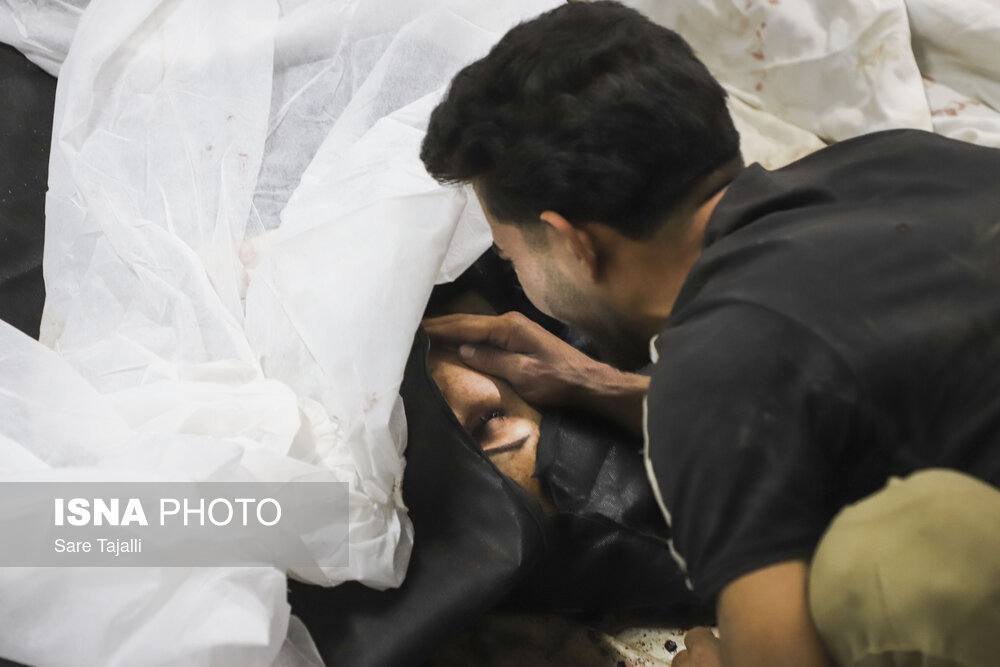 عاشقانه‌ترین و اشک‌آورترین تصویر انفجار تروریستی کرمان | عشق نمی‌میرد ولی عاشق ...