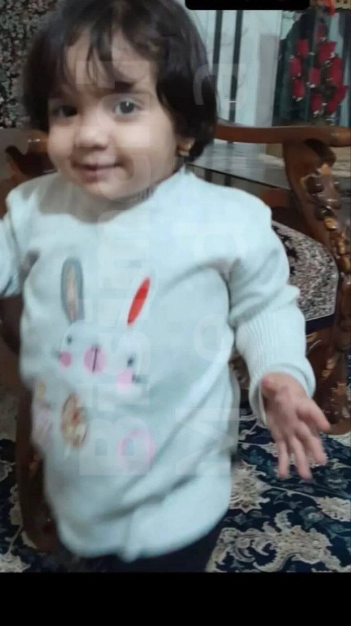 تصاویر | کاپشن صورتی با گوشواره قلبی این دختر بود | حالا روی بیلبوردهای تهران هم رفته است!