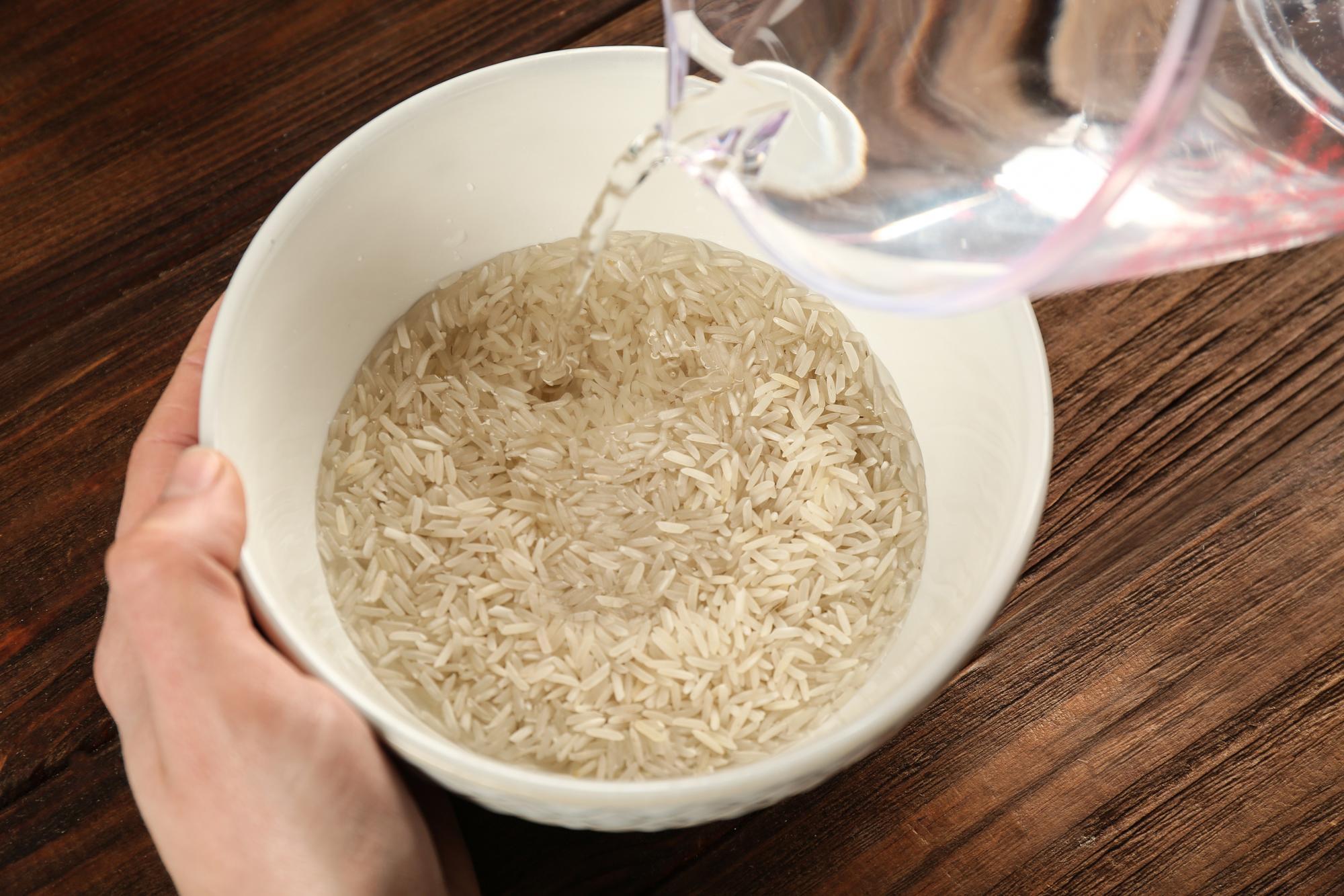 آنچه در مورد آب برنج برای مو باید بدانید