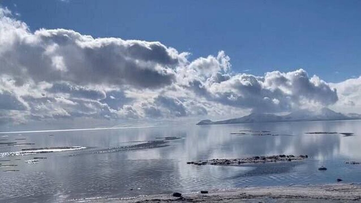 دریاچه ارومیه هنوز زنده است؛ پیشاپیش مرده‌خواری نکنید! | رمزگشایی از چشمه‌های عجیب دریاچه ارومیه + ویدئو