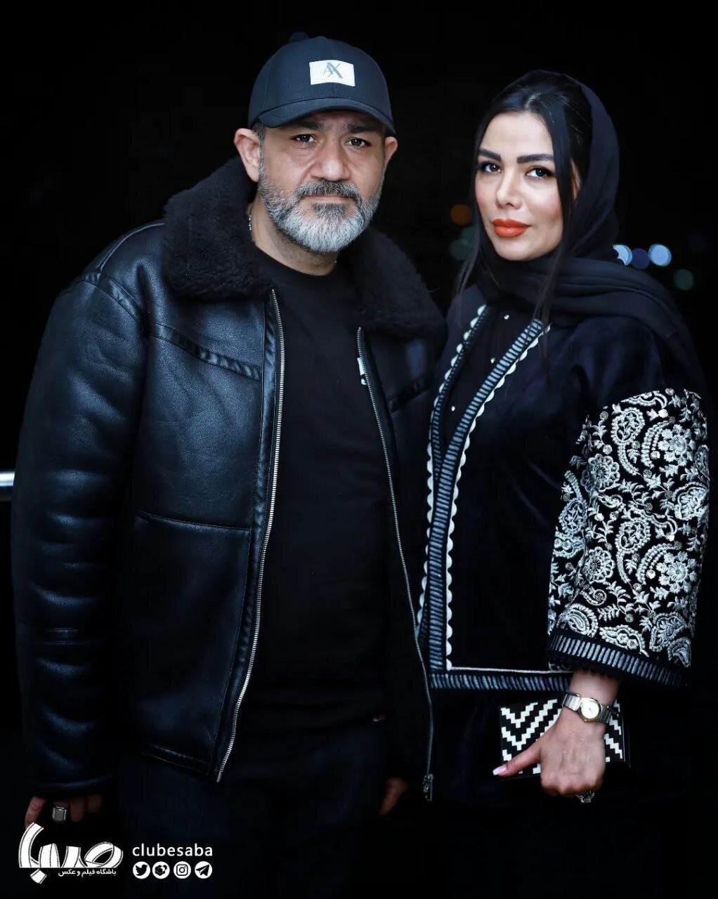 تصویر همسر مهران غفوریان با استایلی خاص در کنار شوهرش در یک مراسم مهم