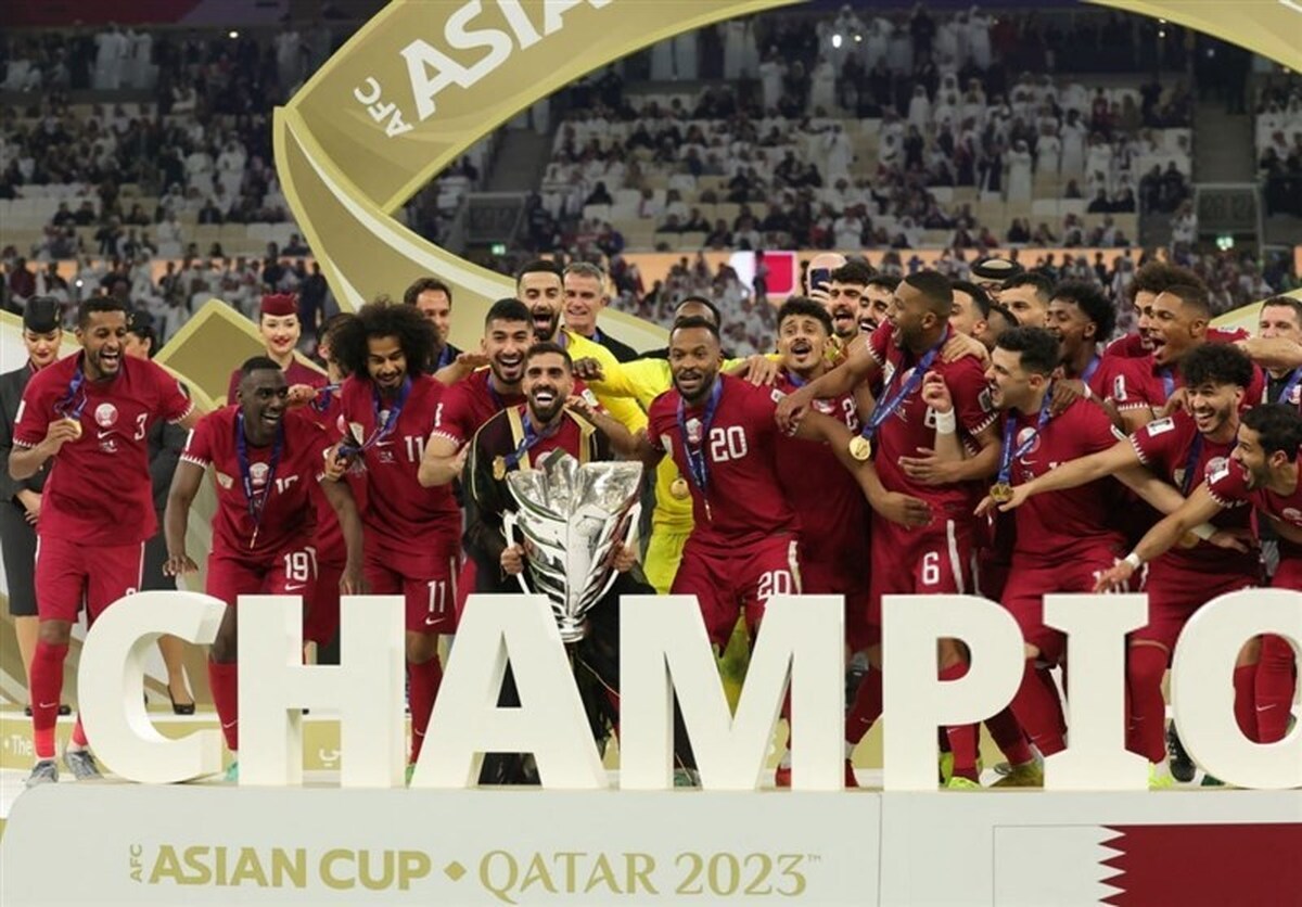 تصاویر لحظه بالابردن کاپ قهرمانی جام ملت‌های آسیا | خوشحالی قطری‌ها از دومین قهرمانی پیاپی + ویدئو