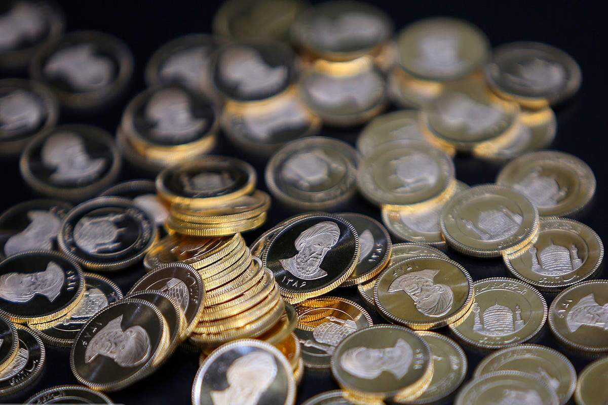 جدیدترین قیمت ارز، سکه و طلا؛ دلار کانال عوض کرد | هر گرم طلای ۱۸ عیار باز هم گران شد | قیمت لیر برای مسافران ترکیه اعلام شد