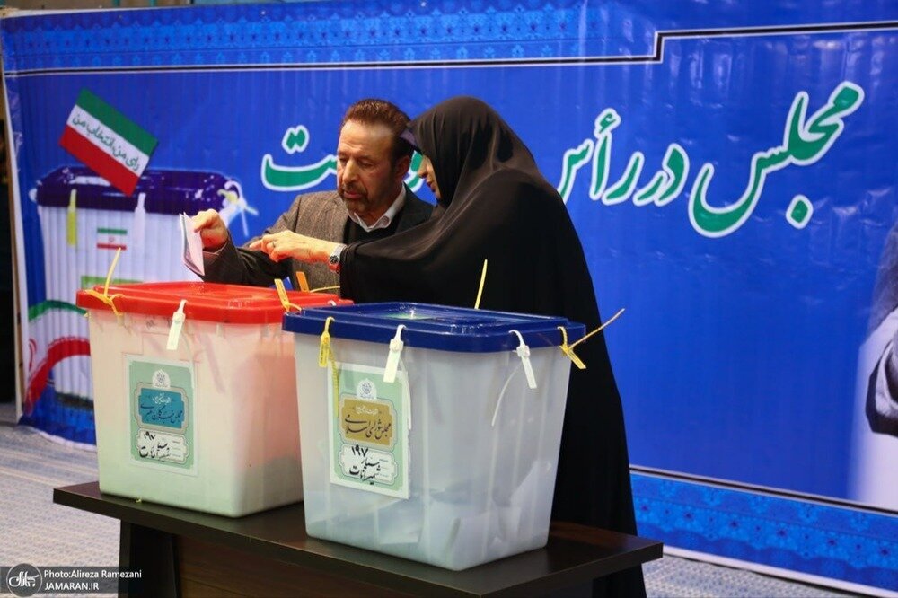 تصاویر حجاب همسر ۳ چهره مطرح اصلاح طلب در پای صندوق رأی | اصلاح طلبانی که همراه همسرانشان رای دادند