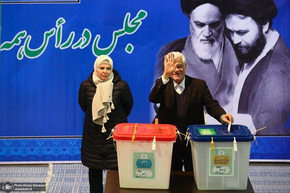 تصاویر حجاب همسر ۳ چهره مطرح اصلاح طلب در پای صندوق رأی | اصلاح طلبانی که همراه همسرانشان رای دادند