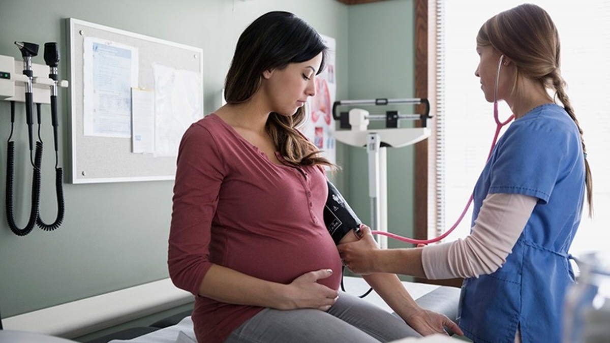 ردپای فشار خون بالا در بارداری؛ افزایش وزن غیرمتعارف، سردرد‌ و تاری دید!| فشار خون بالا در دوران بارداری چه خطراتی دارد؟