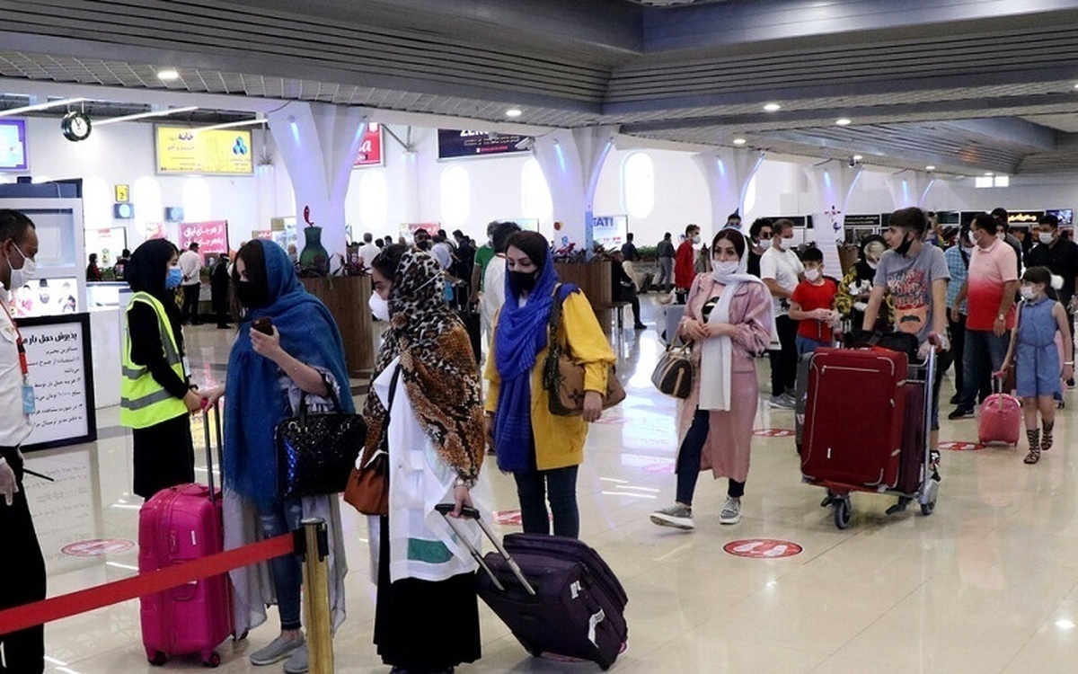 تصویر حضور حجاب‌‌‌بان در فرودگاه‌های کشور ؛ این افراد را ستاد امر به معروف انتخاب می‌کند | ورود مسافران بی‌حجاب به هواپیما ممنوع شد؟