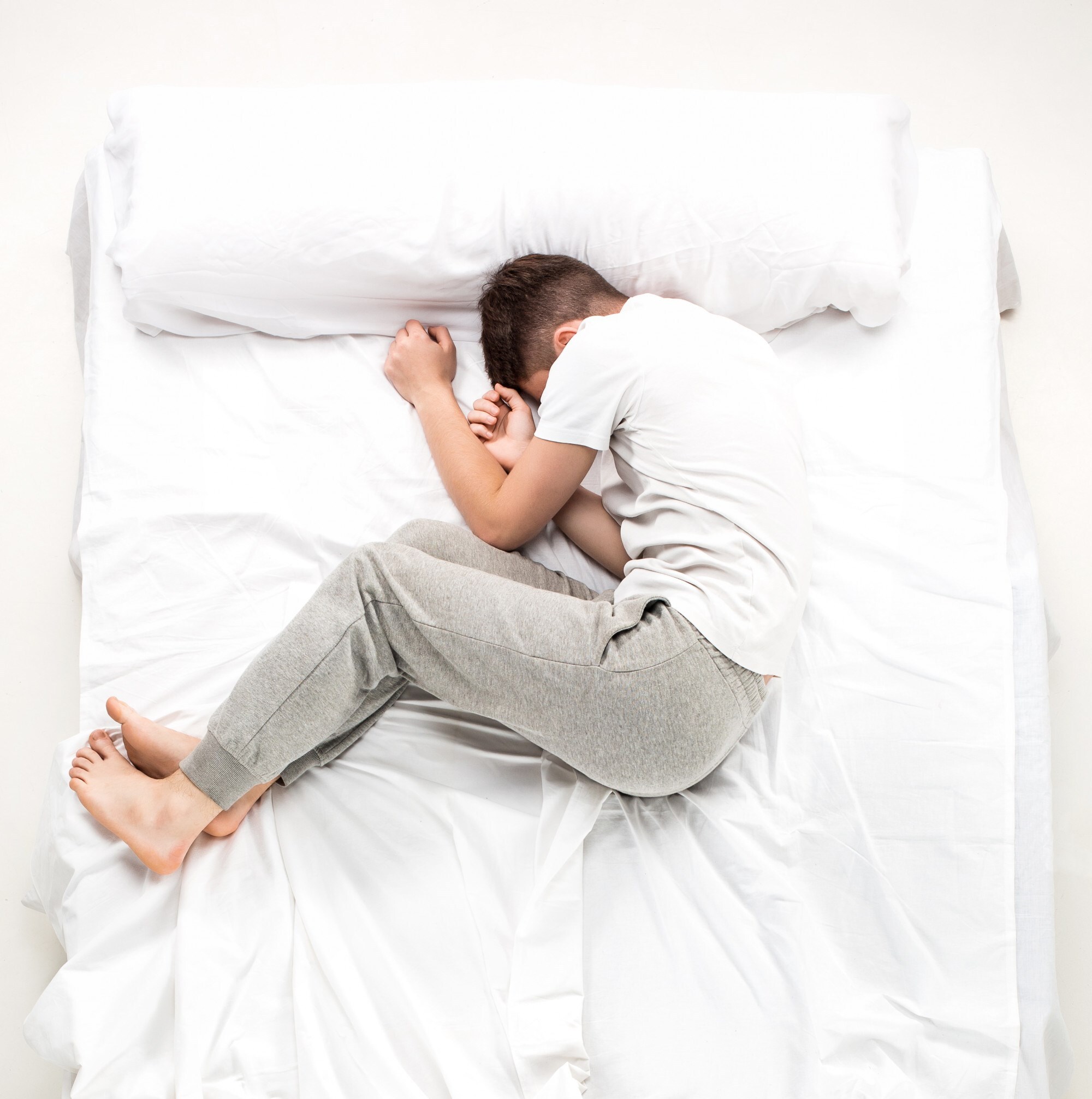 خوابیدن به پهلوی چپ بهتر است یا راست ؟ | انواع مدل خوابیدن ؛ بهترین روش خوابیدن را بشناسید | روش خوابیدن در بارداری چگونه است ؟