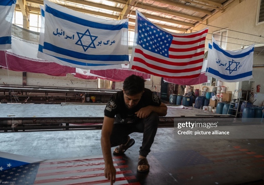 تصاویری از کارخانه تولید پرچم آمریکا و اسرائیل در ایران + عکس