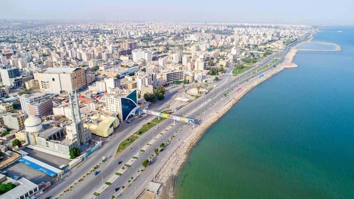 ببینید | پرواز شبح خلیج فارس در ارتفاع پایین برفراز ساحل و شهر بندرعباس