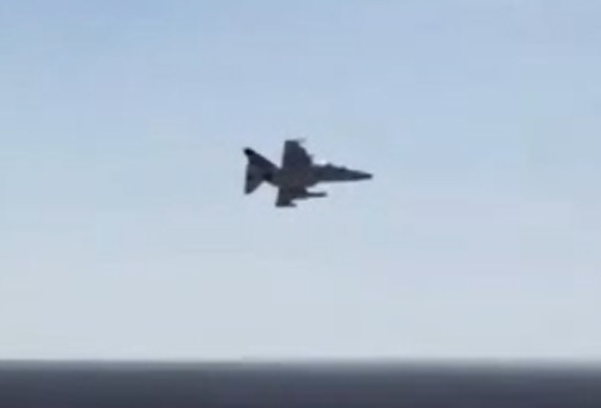 تصاویر لوپَس یاک - ۱۳۰ با خلبانان ایرانی | شاهکار خلبانان ایرانی را ببینید + ویدئو