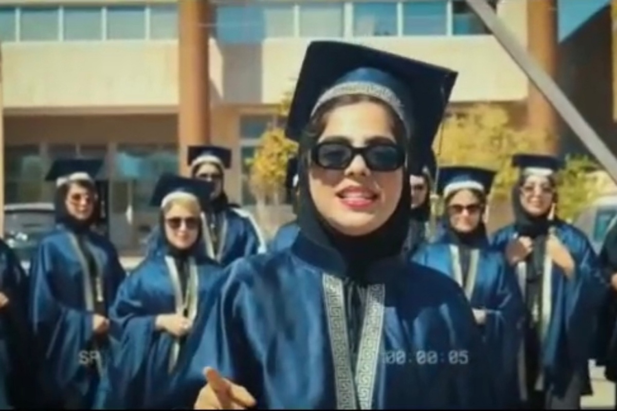 واکنش دانشکده الزهرای بوشهر به کلیپ جشن فارغ‌التحصیلی: پیگیری قضایی می‌کنیم | دانشجویی که این فیلم را تهیه کرده شناسایی شده؛ قرار است به همراه پدرش جوابگوی این کارش باشد