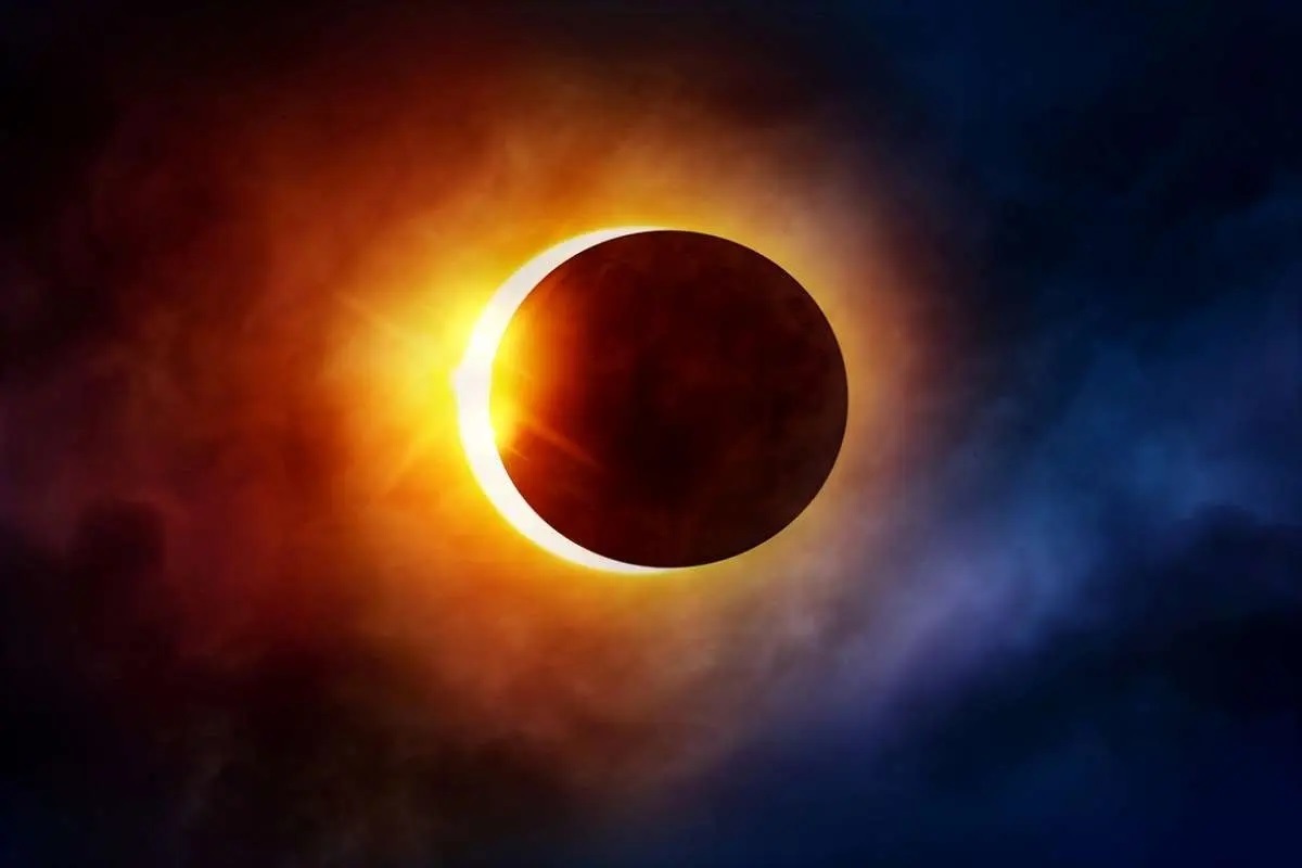تصویری زیبا از خورشید گرفتگی ۲۰ فروردین ۱۴۰۳ در واشنگتن | ماه به طور کامل خورشید را پوشاند