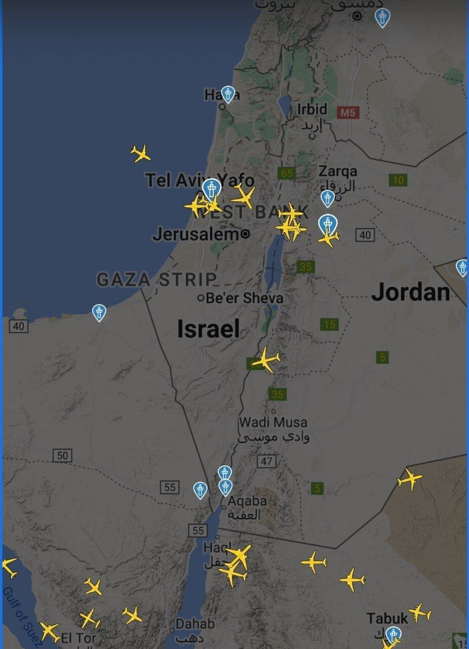 تصاویر آسمان اسرائیل که به خاطر حمله ایران کلیر شد | تصاویر ترافیک هوایی در آسمان ایران و اسرائیل را مقایسه کنید