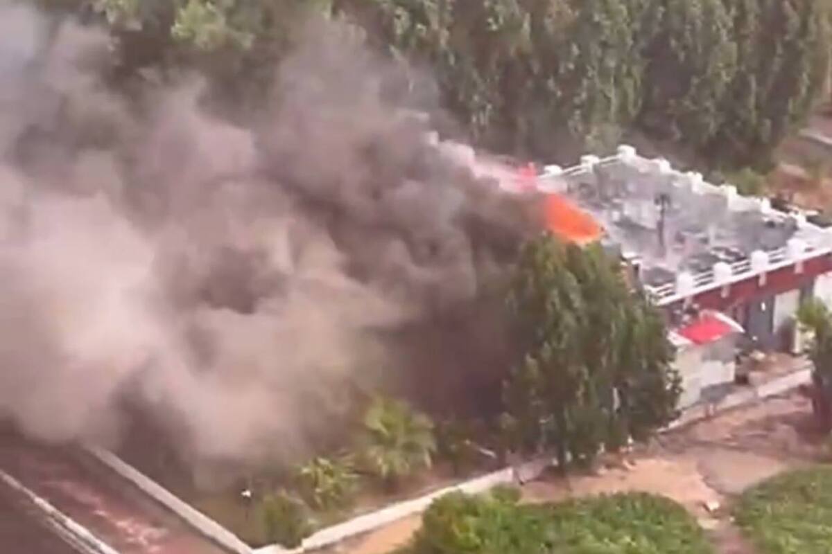 یک کافه ساحلی کیش در آتش سوخت + ویدئو | شدت آتش سوزی و حجم دود را ببینید