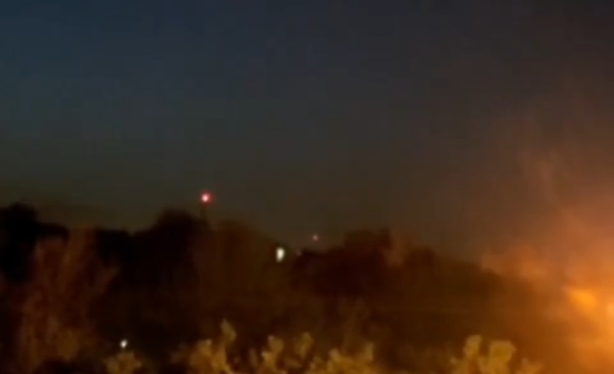 ویدئوی رویت شدن انفجار در آسمان اصفهان | صدای انفجار در قهجاورستان شنیده شد