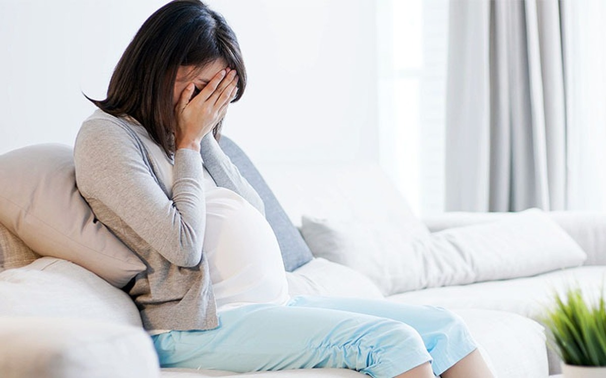 نمی توانم بدن باردارم را تحمل کنم | چگونه با اختلال بدریخت انگاری در بارداری روبرو شویم؟