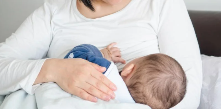 شیر مادر؛ یک غذای ایده آل برای نوزاد | فواید شیردهی هم برای مادر و هم برای نوزاد