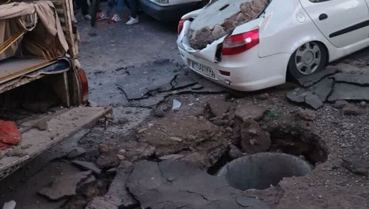 تصاویری جدید از انفجار چاه فاضلاب در تبریز + ویدئو | خسارت وارد شده به خودرو ساینا و پراید را ببینید