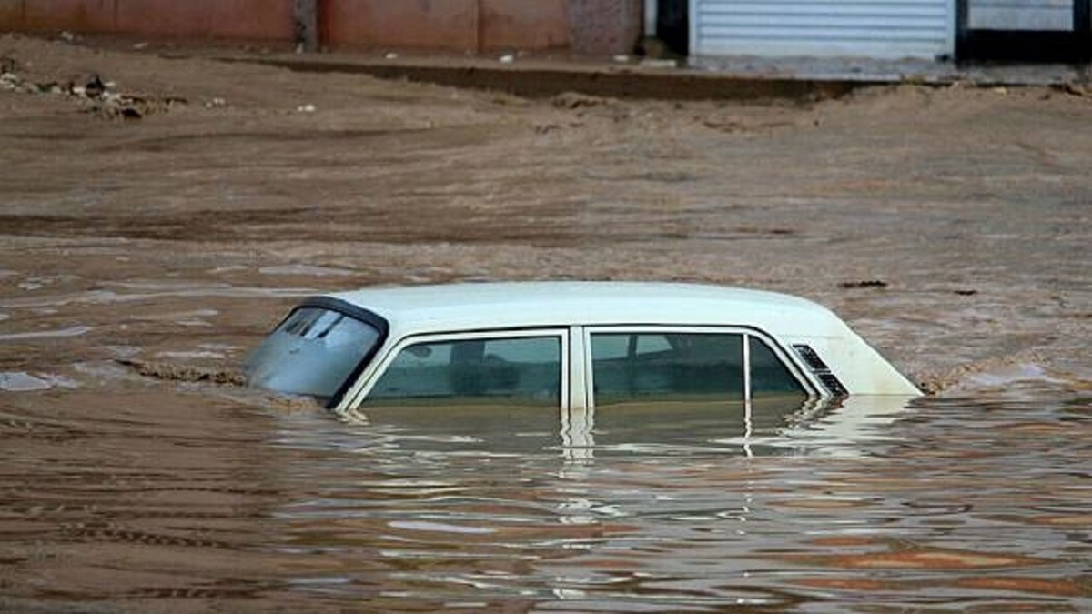خوزستان را آب برد! + ویدئو | وضعیت خودروها در آبگرفتگی خیابان‌ها را ببینید