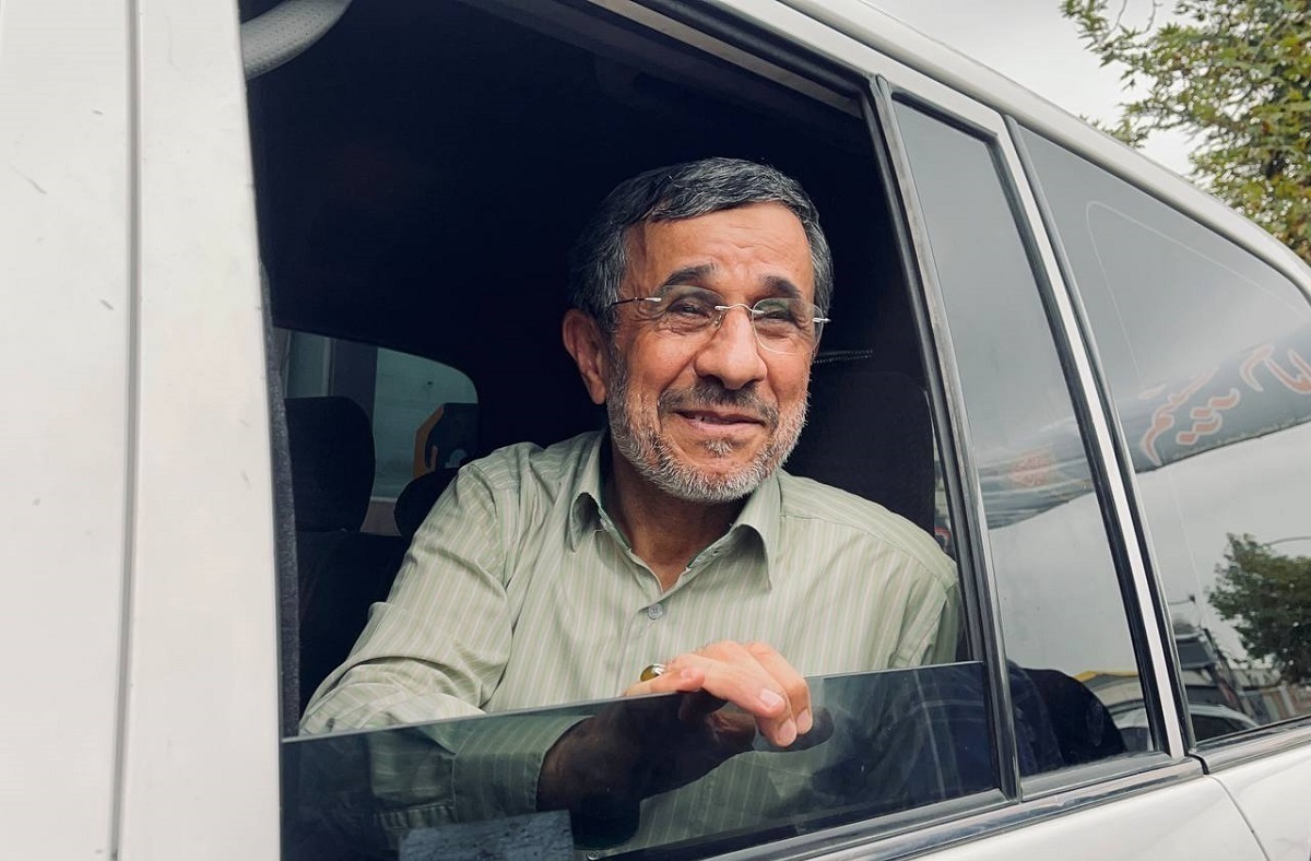 تصاویر محمود احمدی نژاد در لحظه خروج از ایران | چه کسانی احمدی نژاد را بدرقه کردند؟