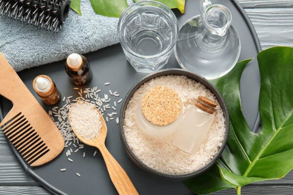 فواید شگفت‌انگیز آب برنج برای پوست و مو ؛ چگونه آب برنج آماده کنیم؟ ؛ روش استفاده از آب برنج