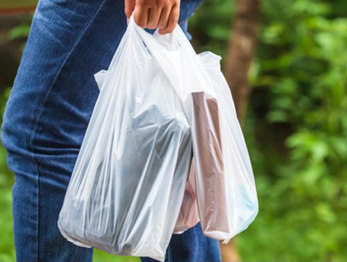 ممنوعیت توزیع رایگان کیسه‌های پلاستیکی در فروشگاه‌ها کشور از امروز + ویدئو | کیسه پارچه‌ای را جایگزین کنید