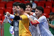 تصاویر رقص و شادی بازیکنان تیم ملی افغانستان با آهنگ صادق بوقی + ویدئو | افغانستانی‌ها با یک ایرانی به جام جهانی صعود کردند