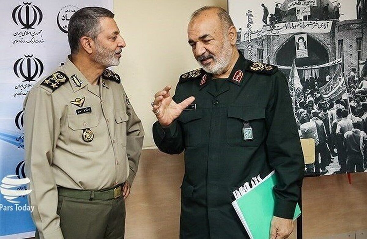 تصویر واکنش خاص ۳ فرمانده ارشد نظامی ایران در لحظه مشاهده پیکر شهید ابراهیم رئیسی