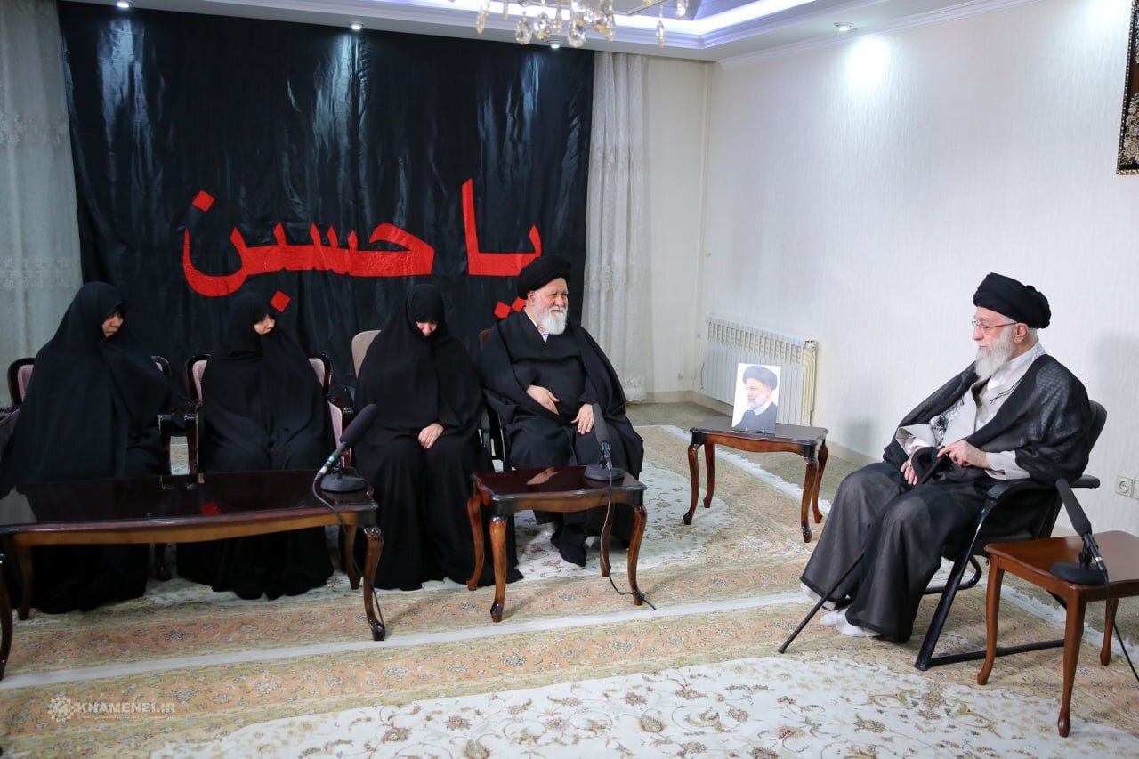 تصویر حضور رهبر انقلاب در منزل ابراهیم رئیسی | احمد علم الهدی و جمیله علم الهدی اینگونه میزبان رهبری شدند