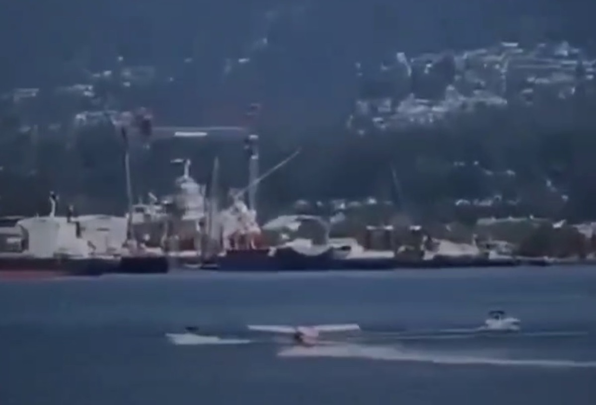 ویدئوی برخورد خونین هواپیمای دریایی با یک قایق در ونکوور کانادا | هواپیمای دریایی ۵ مسافر داشت