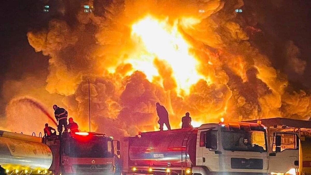 تصاویر آتش‌سوزی آخرالزمانی در پالایشگاه نفت اربیل + ویدئو | ده‌ها خودرو آتش‌نشان در تلاشند آتش را خاموش کنند