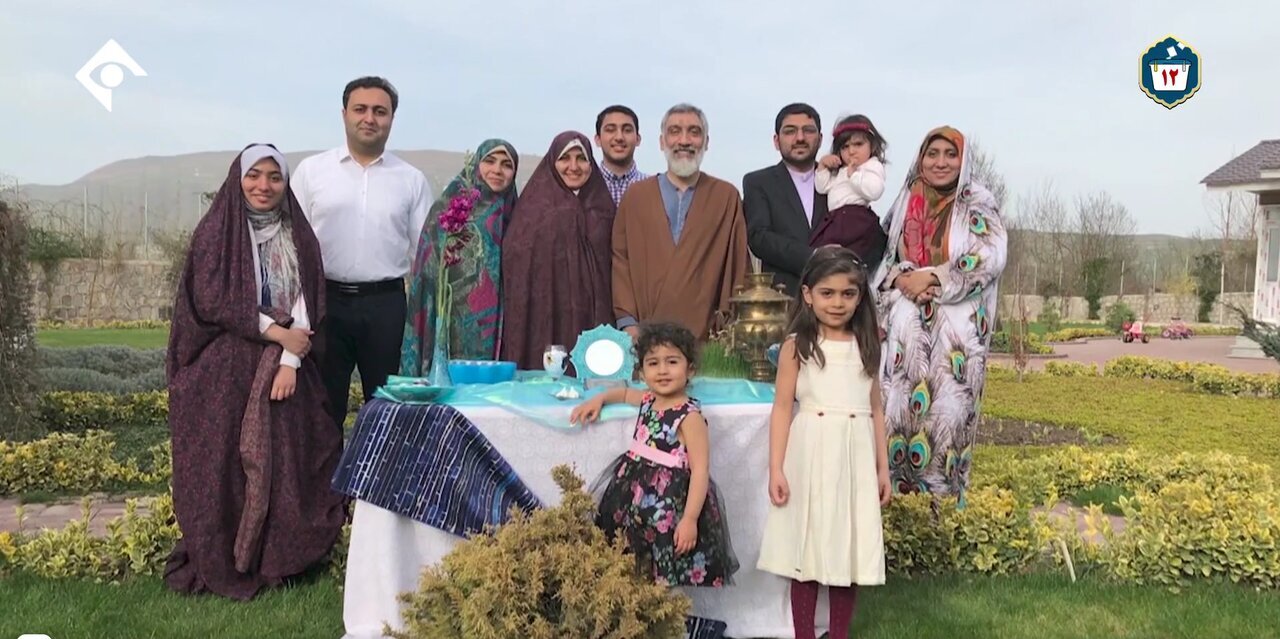 تصاویری خانواده مصطفی پورمحمدی روی آنتن تلویزیون ؛ دخترها، پسر و نوه های پورمحمدی همه بودند | دوره جوانی پورمحمدی را ببینید