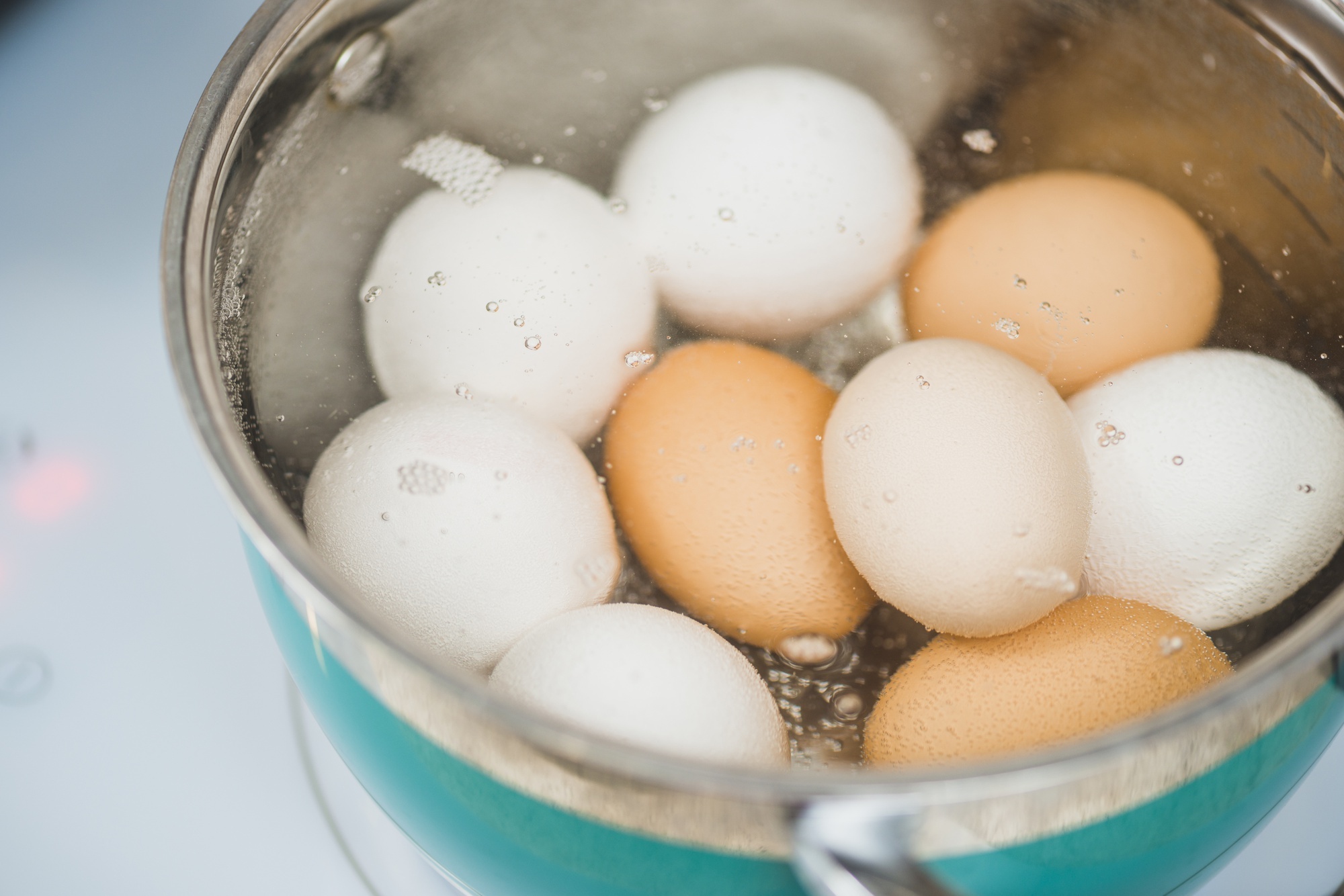 چند عدد تخم مرغ در روز بخوریم ؟ | معجزه خوردن تخم مرغ برای سلامت بدن | ارزش غذایی یک تخم مرغ آبپز