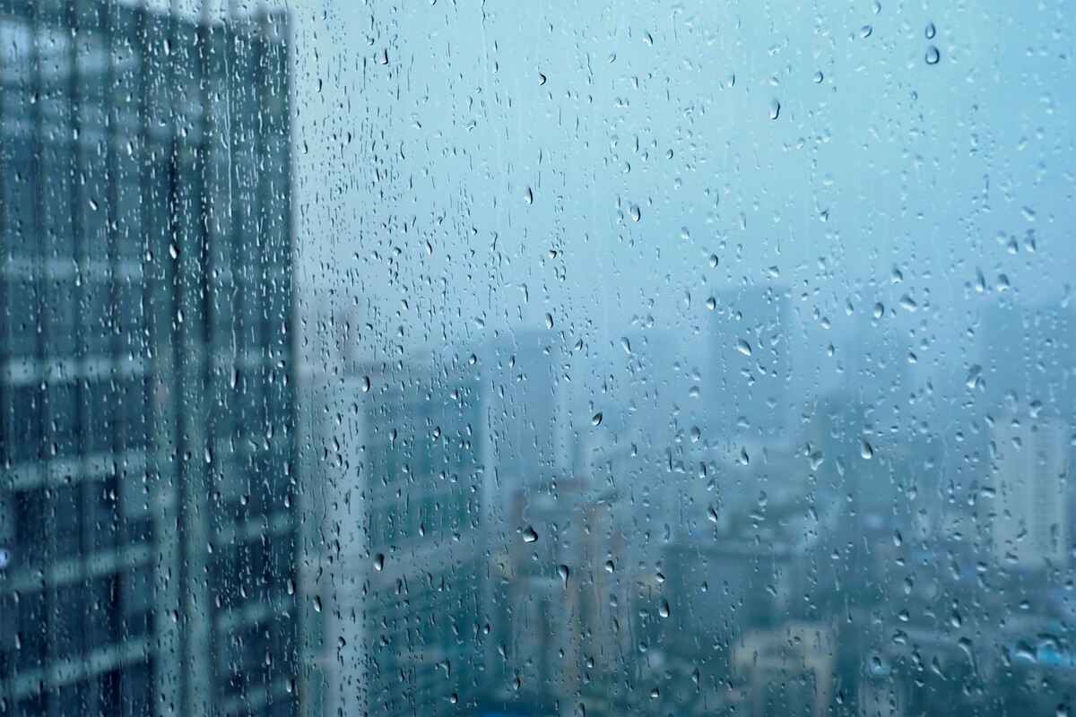 بارش شدید باران بهاری در تهران ؛ هم‌اکنون + ویدئو | قطره‌های درشت باران را ببینید