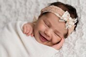 علت خنده کودک در خواب ؛ خواب نوزاد چند ساعت در روز است ؟