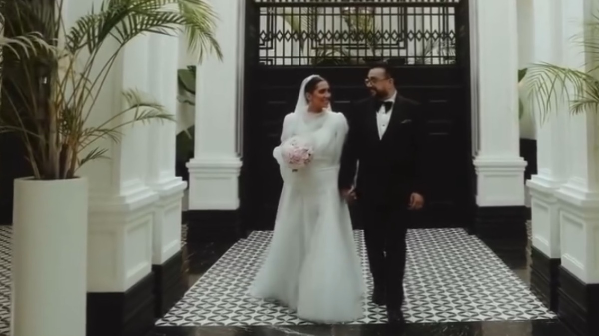 فیلم مراسم عروسی سپند امیرسلیمانی و مونا کرمی ؛ امیرعلی نبویان دکلمه خواند | مدل لباس عروس و آرایش مونا کرمی را ببینید